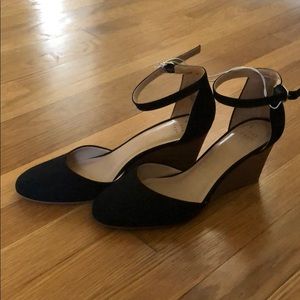 NWOT wedge heels with strap